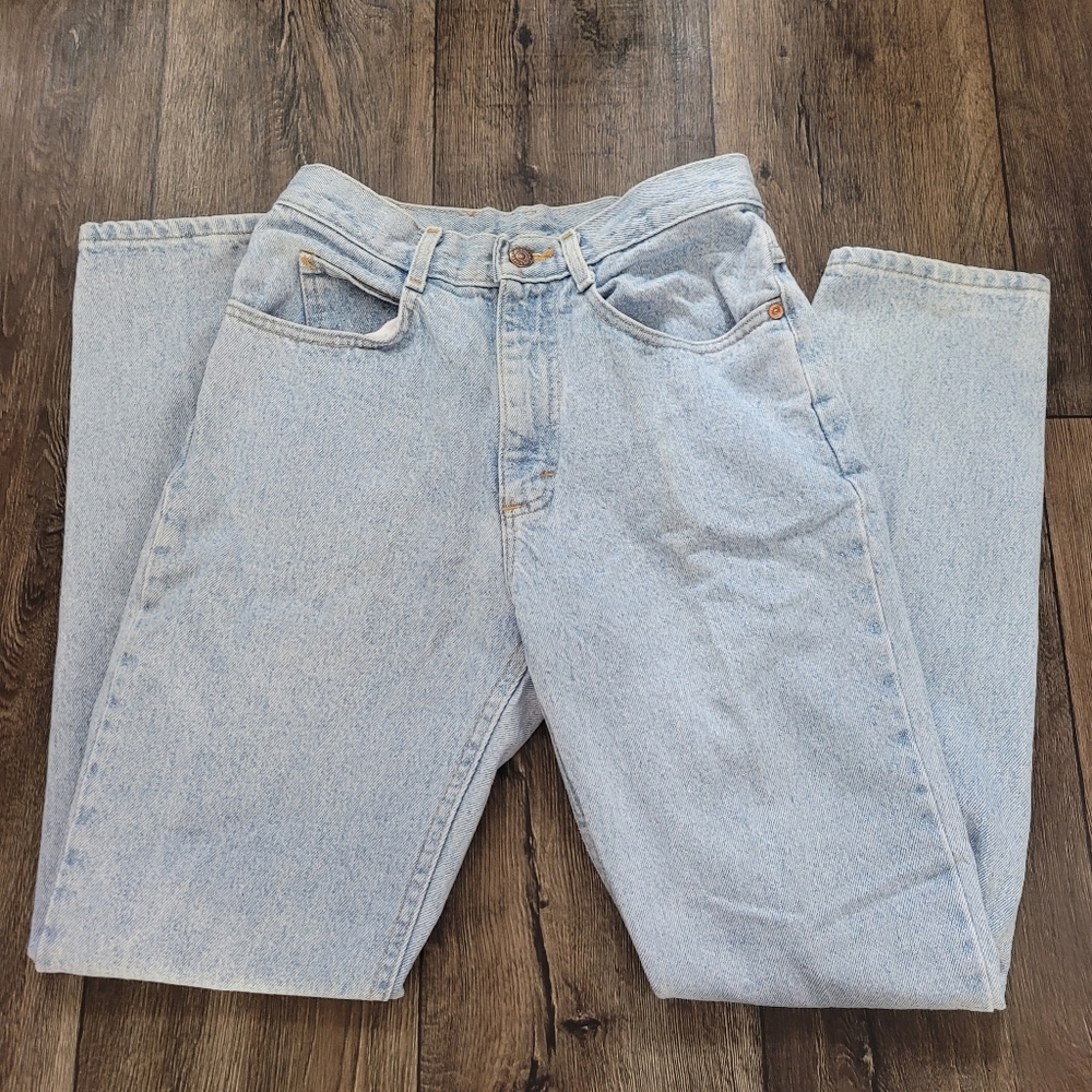 Vintage Womans Lee Jeans. Straight Leg. Size 28